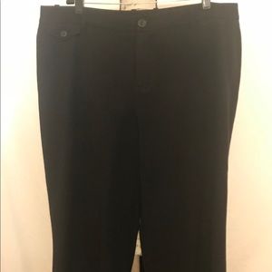 Women’s plus size 16 black Eddie Bauer capris